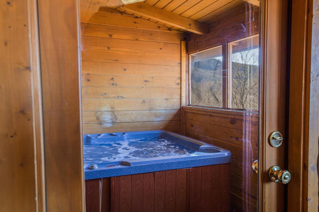 Вілла Bear Claw - Bear Claw Retreat In Pigeon Forge! Екстер'єр фото