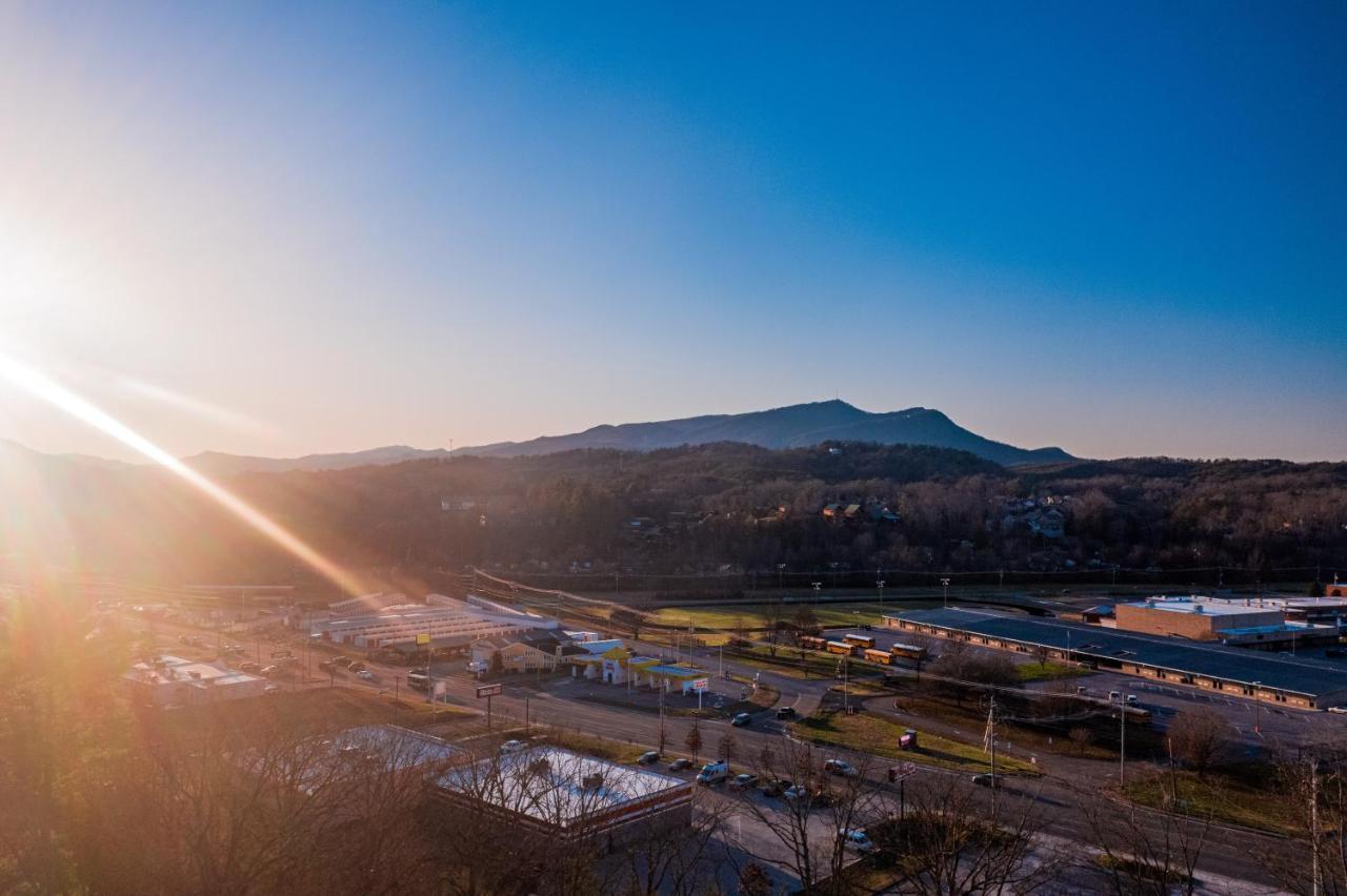 Вілла Bear Claw - Bear Claw Retreat In Pigeon Forge! Екстер'єр фото